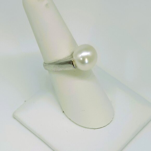 Silver Tone Large Pearl Ring 7.5 Beautiful Fashion Jewelry - Picture 2 of 10